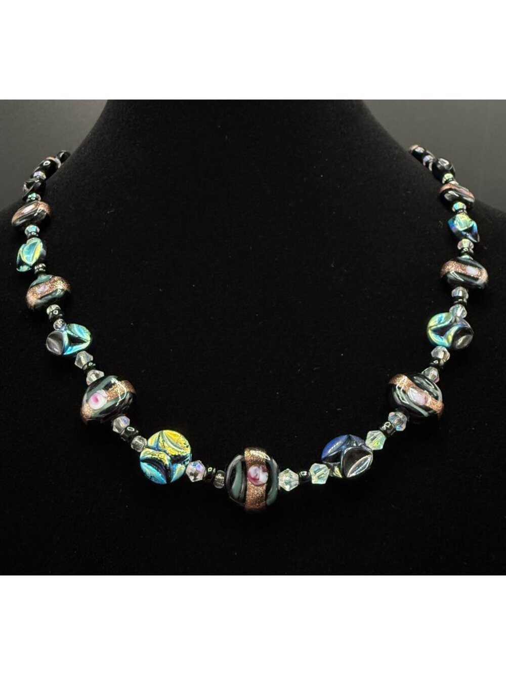 Vintage 1960s-1970s Glass Bead Necklace
